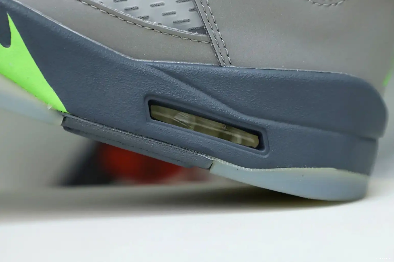 5 RETRO 2022 AIR 'GREEN JORDAN Kimikick BEAN' 0409